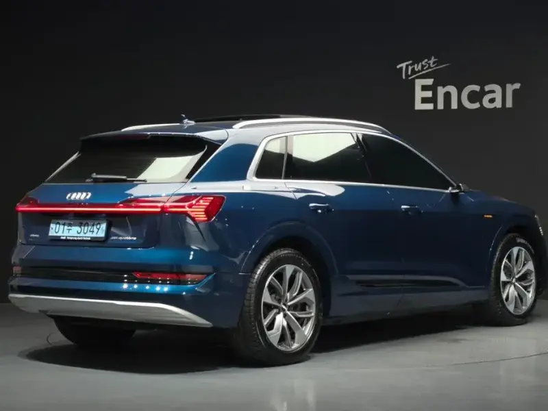 2020 Audi e-tron с пробегом 56 868 км