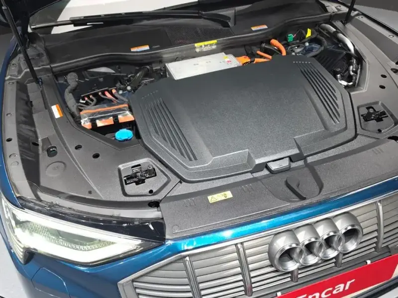 2020 Audi e-tron с пробегом 56 868 км