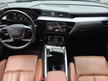 2020 Audi e-tron с пробегом 56 868 км