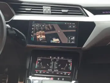 2020 Audi e-tron с пробегом 56 868 км
