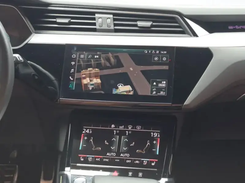 2020 Audi e-tron с пробегом 56 868 км