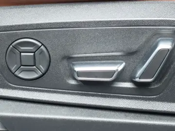 2020 Audi e-tron с пробегом 56 868 км