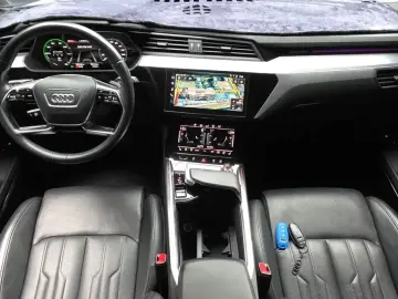 2020 Audi e-tron с пробегом 183 143 км
