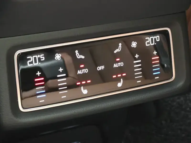 2020 Audi e-tron с пробегом 56 868 км