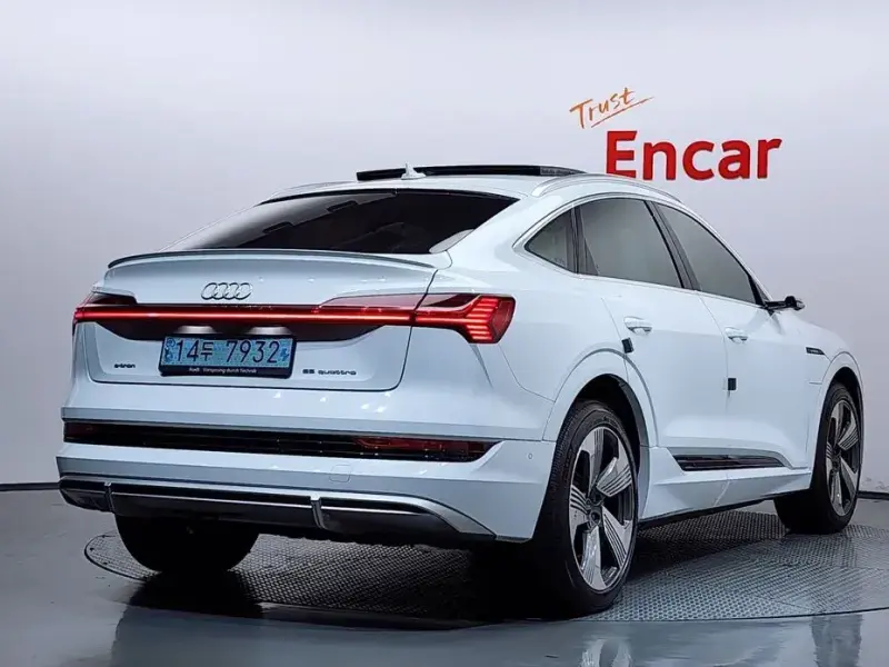 2021 Audi e-tron с пробегом 151 664 км