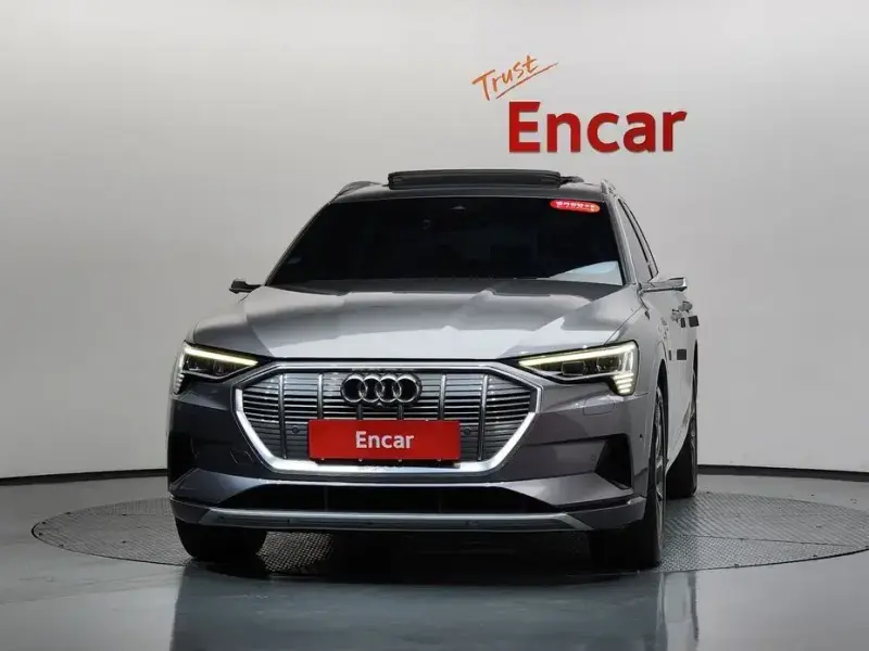 2020 Audi e-tron с пробегом 159 987 км