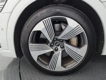2021 Audi e-tron с пробегом 151 664 км