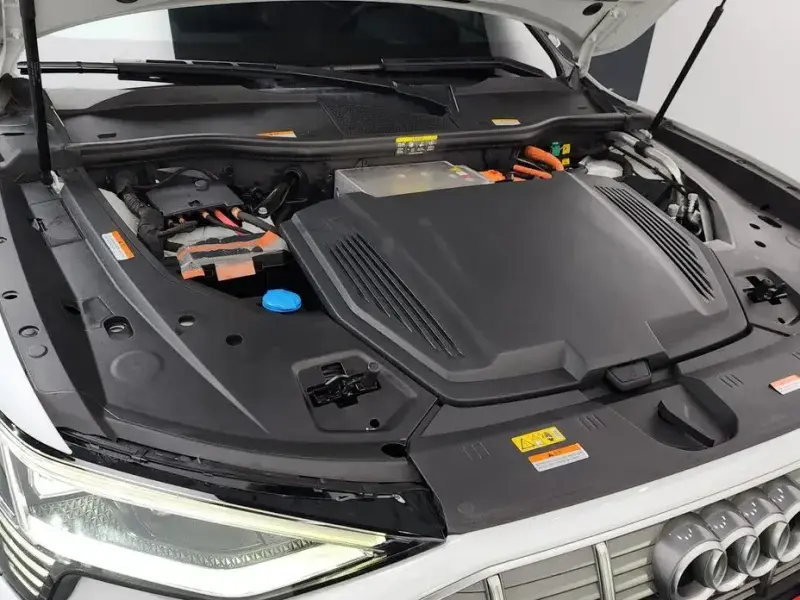 2021 Audi e-tron с пробегом 151 664 км