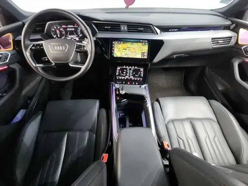 2020 Audi e-tron с пробегом 159 987 км