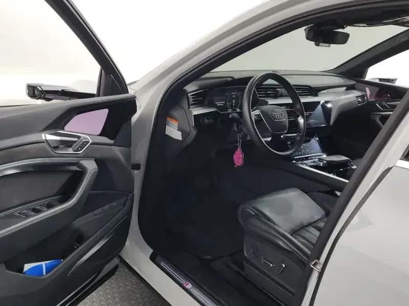 2021 Audi e-tron с пробегом 151 664 км