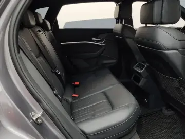 2020 Audi e-tron с пробегом 159 987 км