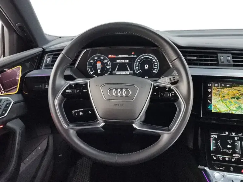 2020 Audi e-tron с пробегом 159 987 км