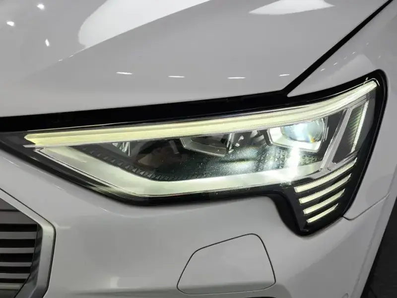 2021 Audi e-tron с пробегом 151 664 км