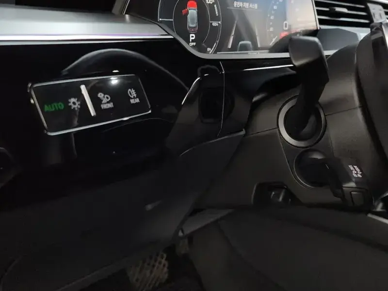 2020 Audi e-tron с пробегом 159 987 км