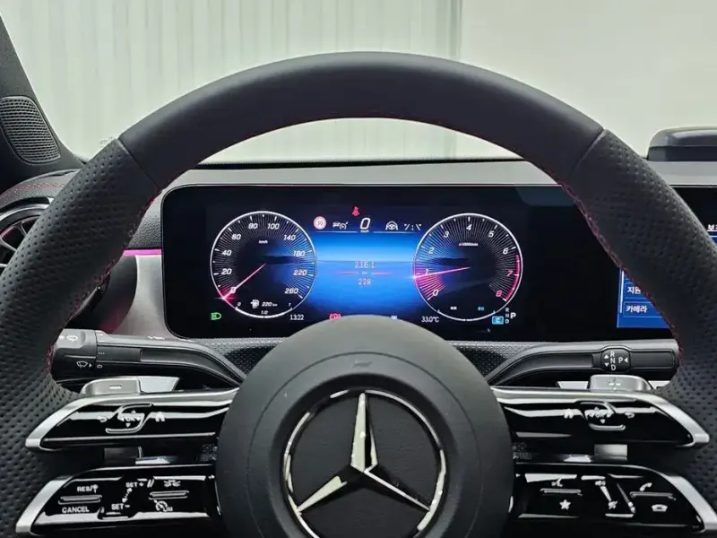 2025 Mercedes-Benz CLA с пробегом 228 км