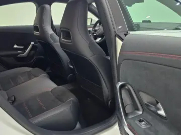 2025 Mercedes-Benz CLA с пробегом 228 км