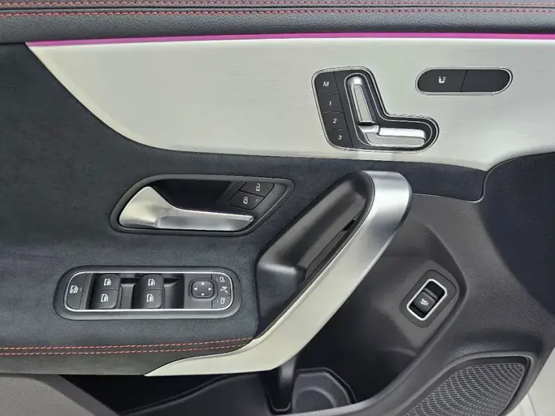 2025 Mercedes-Benz CLA с пробегом 228 км