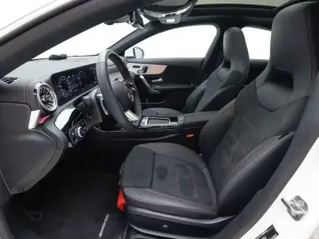 2026 Mercedes-Benz CLA с пробегом 5 170 км