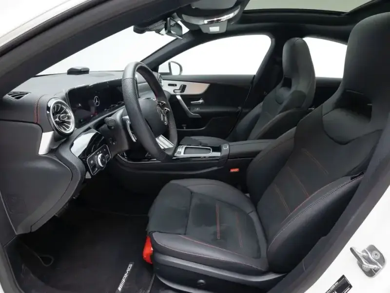 2026 Mercedes-Benz CLA с пробегом 4 613 км