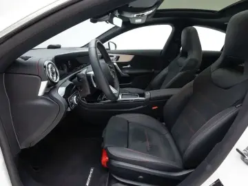2026 Mercedes-Benz CLA с пробегом 3 046 км
