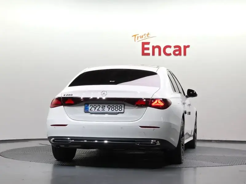 2025 Mercedes-Benz E-Класс с пробегом 4 083 км