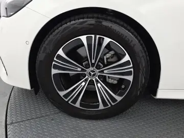 2025 Mercedes-Benz E-Класс с пробегом 4 083 км