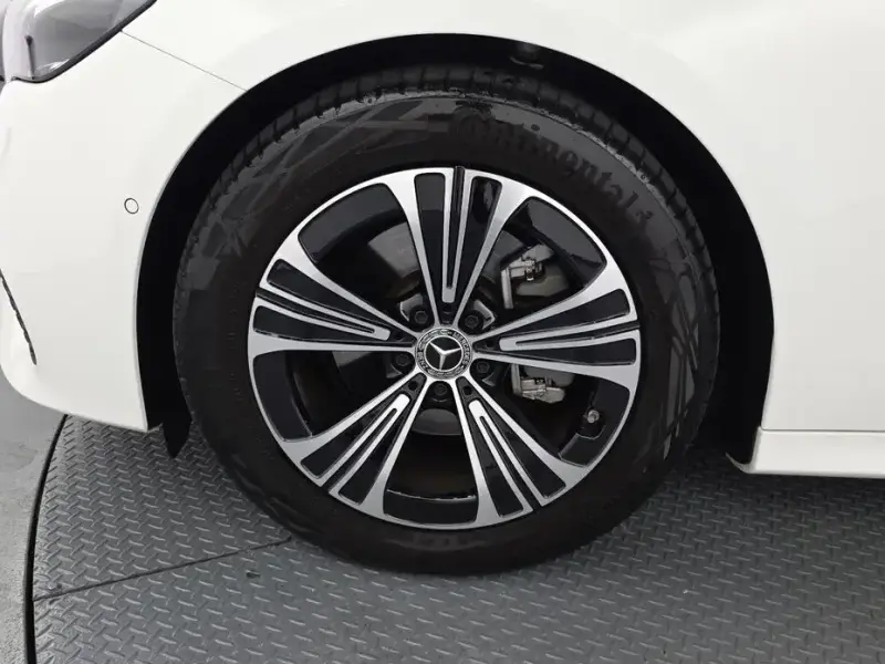 2025 Mercedes-Benz E-Класс с пробегом 4 083 км
