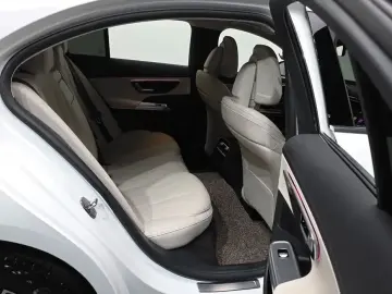 2025 Mercedes-Benz E-Класс с пробегом 4 083 км