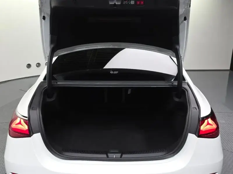 2025 Mercedes-Benz E-Класс с пробегом 4 083 км