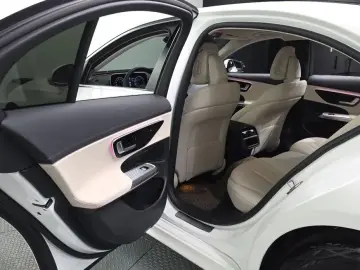 2025 Mercedes-Benz E-Класс с пробегом 4 083 км