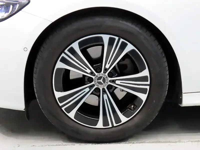 2024 Mercedes-Benz E-Класс с пробегом 20 645 км
