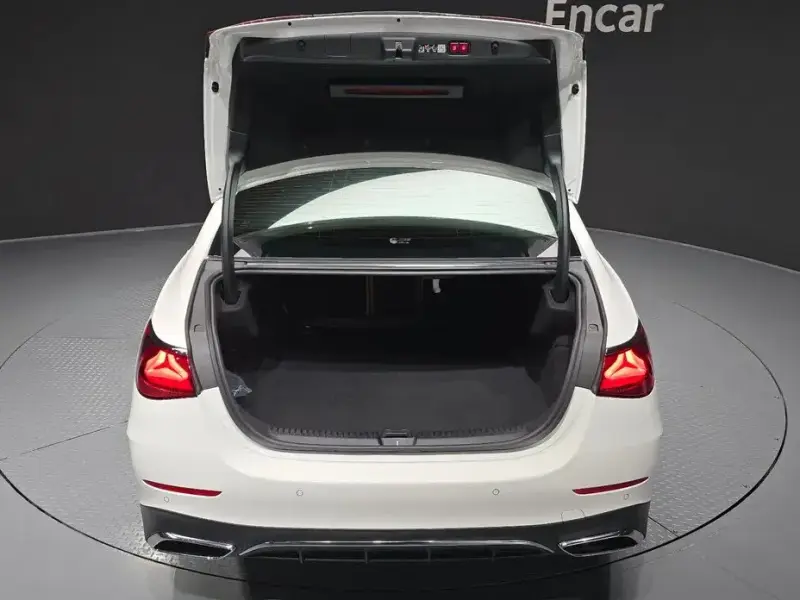 2025 Mercedes-Benz E-Класс с пробегом 2 817 км