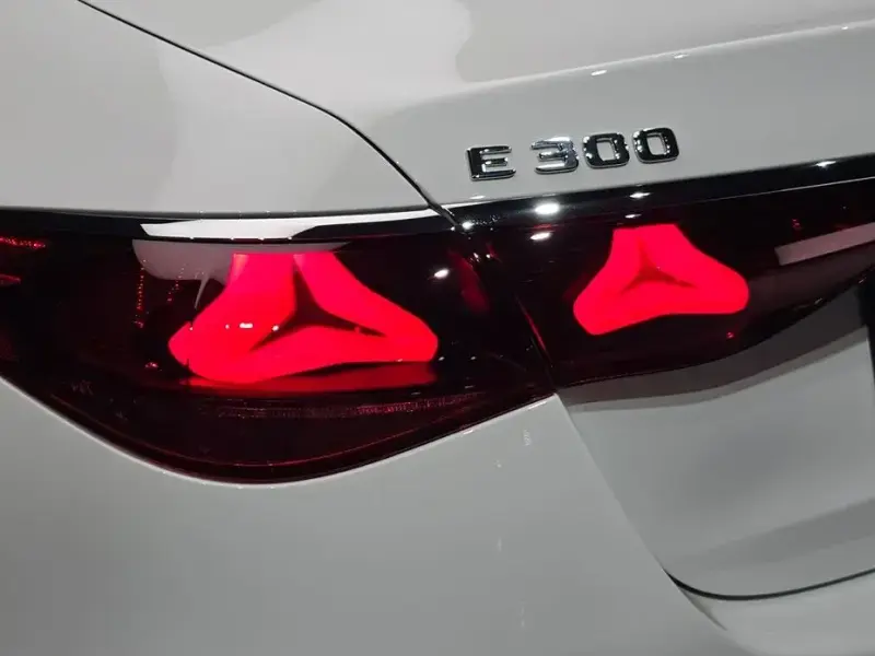 2025 Mercedes-Benz E-Класс с пробегом 2 817 км