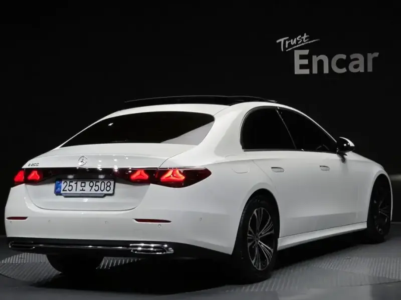 2025 Mercedes-Benz E-Класс с пробегом 4 783 км