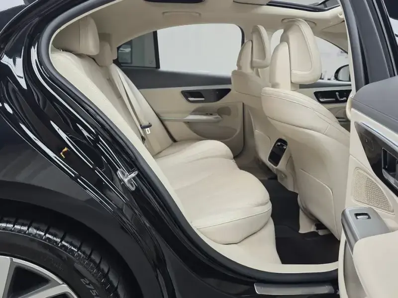 2024 Mercedes-Benz E-Класс с пробегом 14 269 км