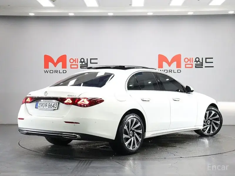 2025 Mercedes-Benz E-Класс с пробегом 4 992 км