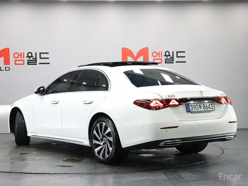 2025 Mercedes-Benz E-Класс с пробегом 4 992 км