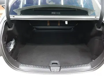 2025 Mercedes-Benz E-Класс с пробегом 4 992 км