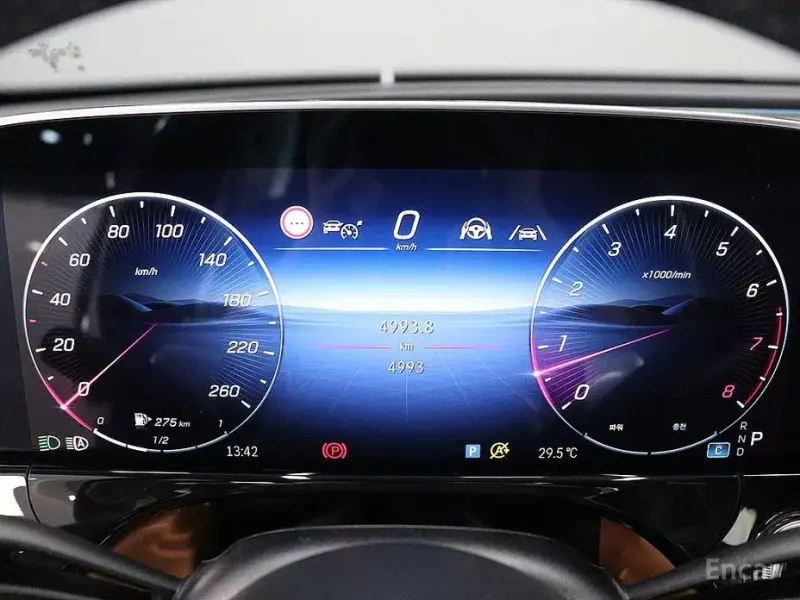 2025 Mercedes-Benz E-Класс с пробегом 4 992 км