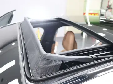 2025 Mercedes-Benz E-Класс с пробегом 4 992 км