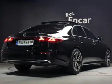 2025 Mercedes-Benz E-Класс с пробегом 10 840 км