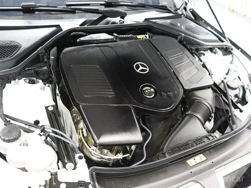 2025 Mercedes-Benz E-Класс с пробегом 4 992 км