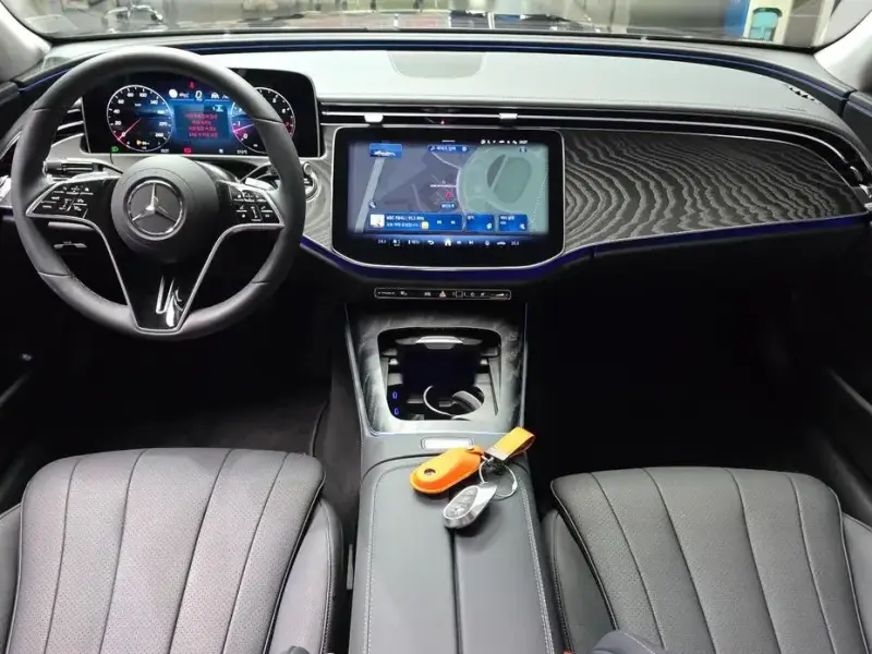 2025 Mercedes-Benz E-Класс с пробегом 10 840 км
