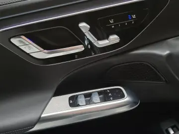 2025 Mercedes-Benz E-Класс с пробегом 10 840 км