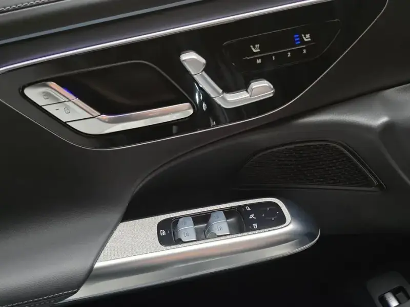 2025 Mercedes-Benz E-Класс с пробегом 10 840 км