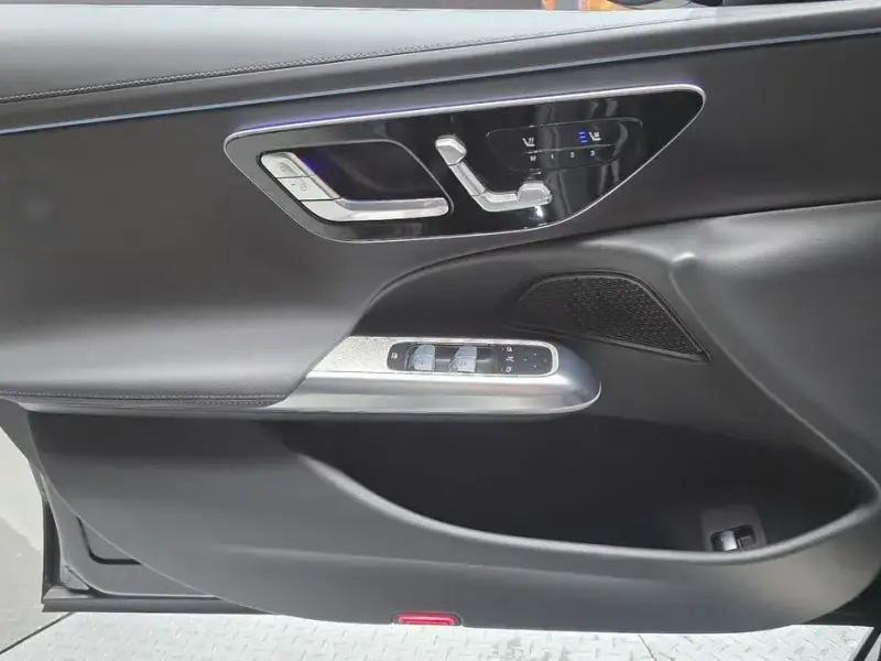 2025 Mercedes-Benz E-Класс с пробегом 10 840 км