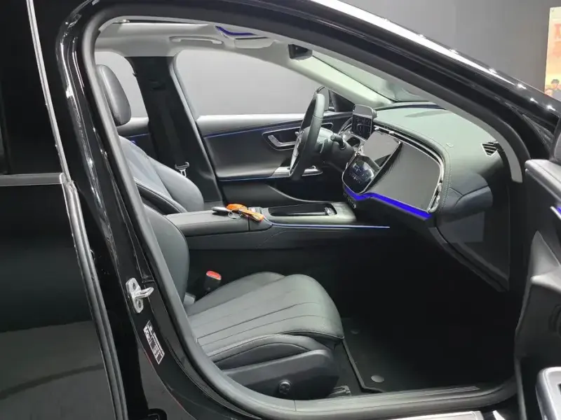 2025 Mercedes-Benz E-Класс с пробегом 10 840 км