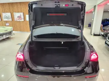 2025 Mercedes-Benz E-Класс с пробегом 10 870 км
