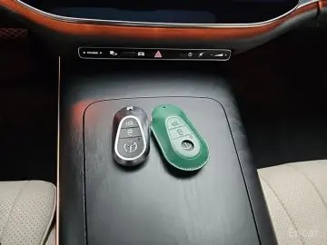 2025 Mercedes-Benz E-Класс с пробегом 33 847 км