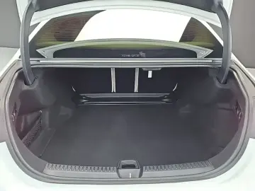 2025 Mercedes-Benz E-Класс с пробегом 33 847 км